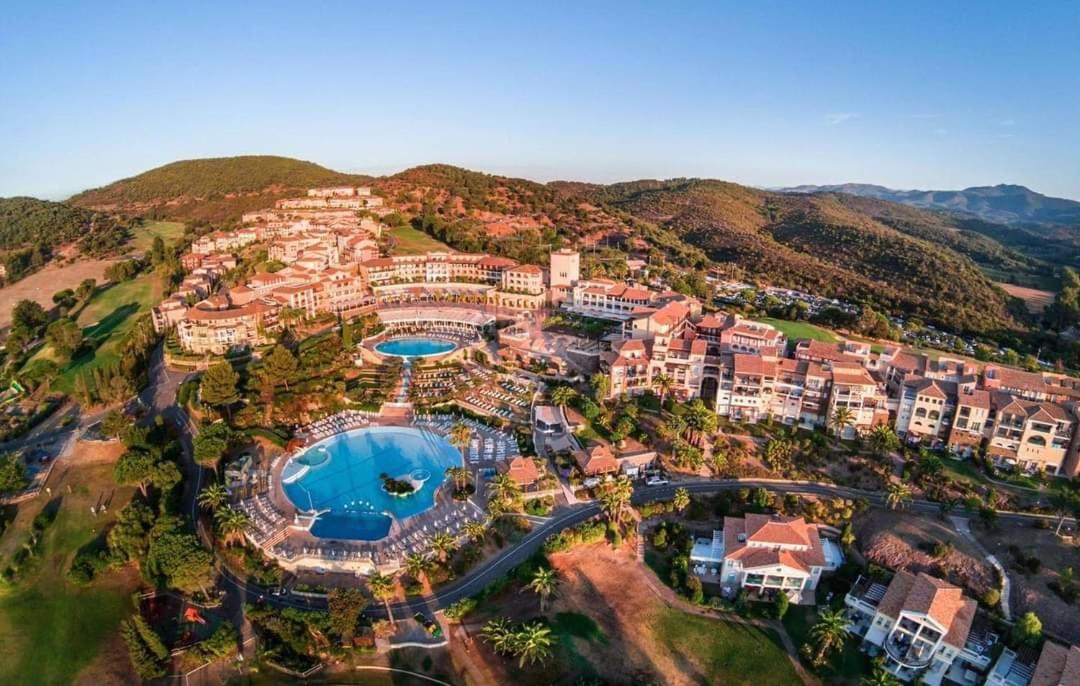 Saint-Raphael- Vue Mer Et Massif De L'Esterel Bagian luar foto