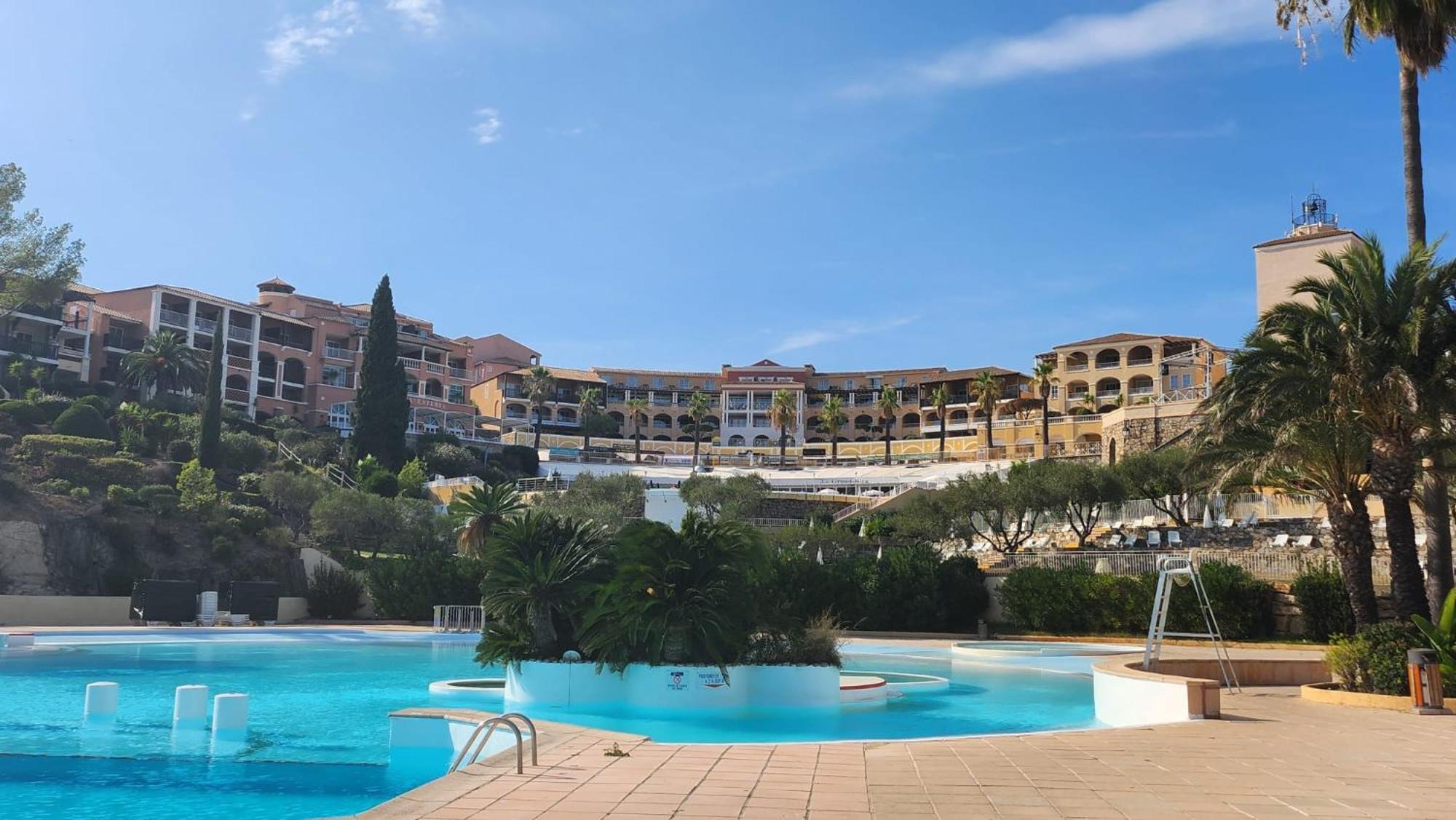 Saint-Raphael- Vue Mer Et Massif De L'Esterel Bagian luar foto