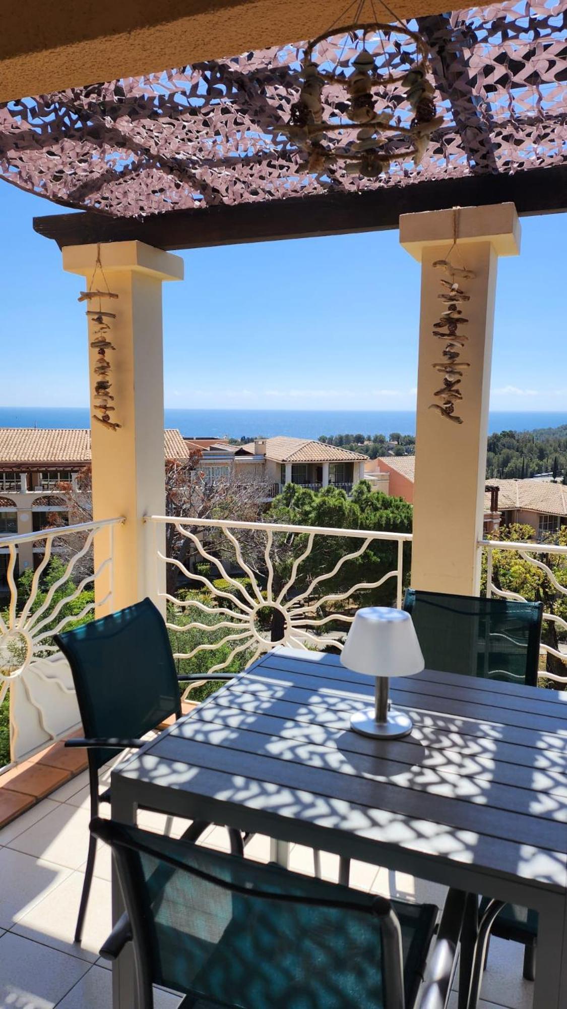Saint-Raphael- Vue Mer Et Massif De L'Esterel Bagian luar foto